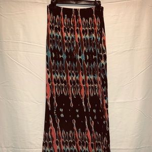 Maxi skirt. Bisou Bisou size medium.